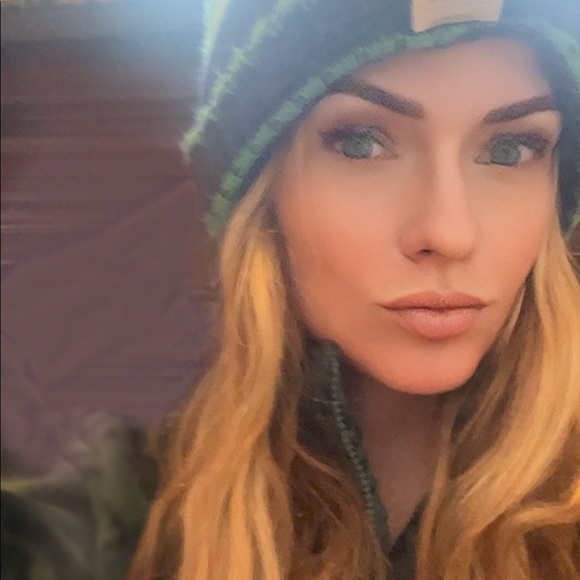 Meet your Posher, Kris - Picture 1 of 1